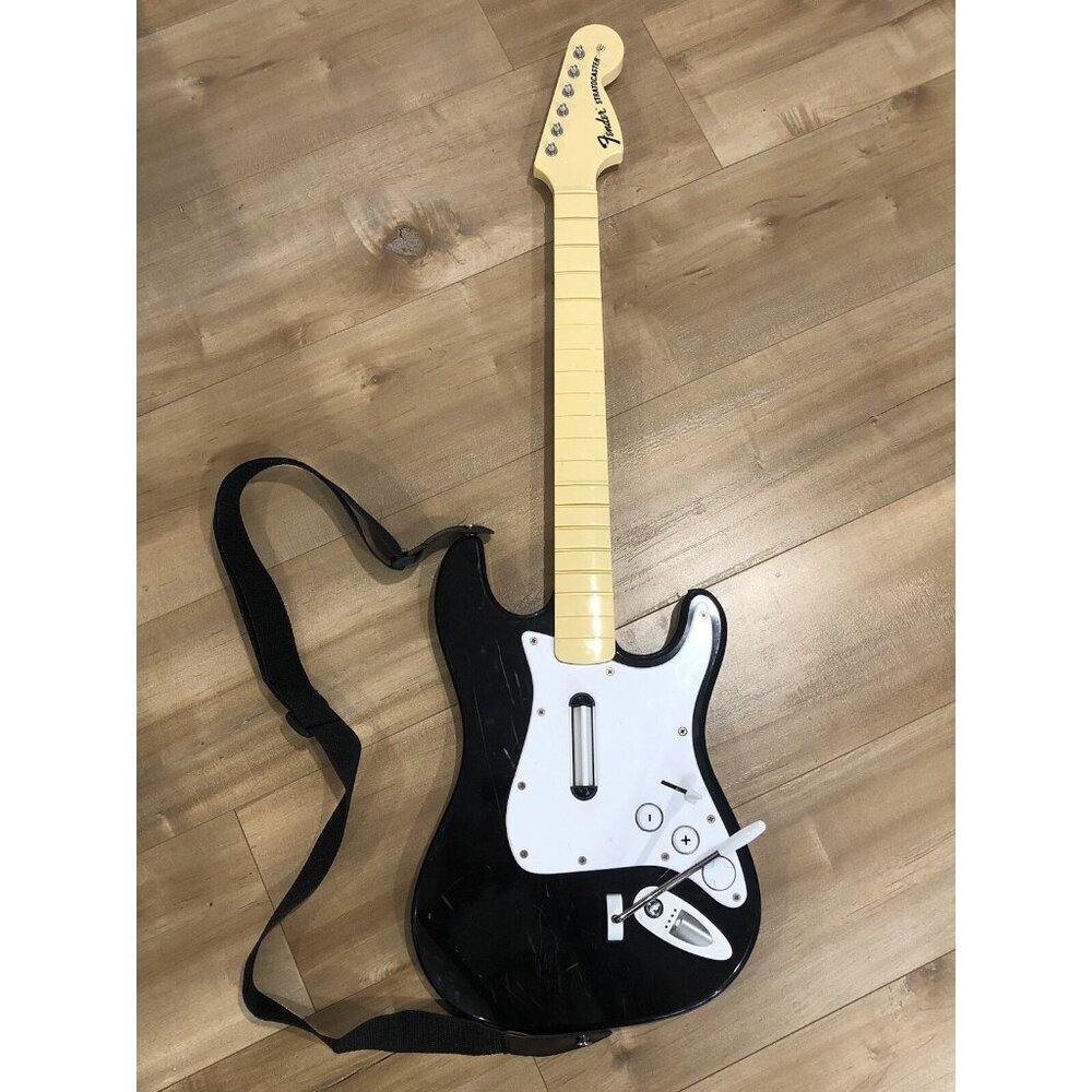 Wii Rock Band Harmonix Fender Stratocaster 19091 Guitar w/ Strap No Dongle As-is